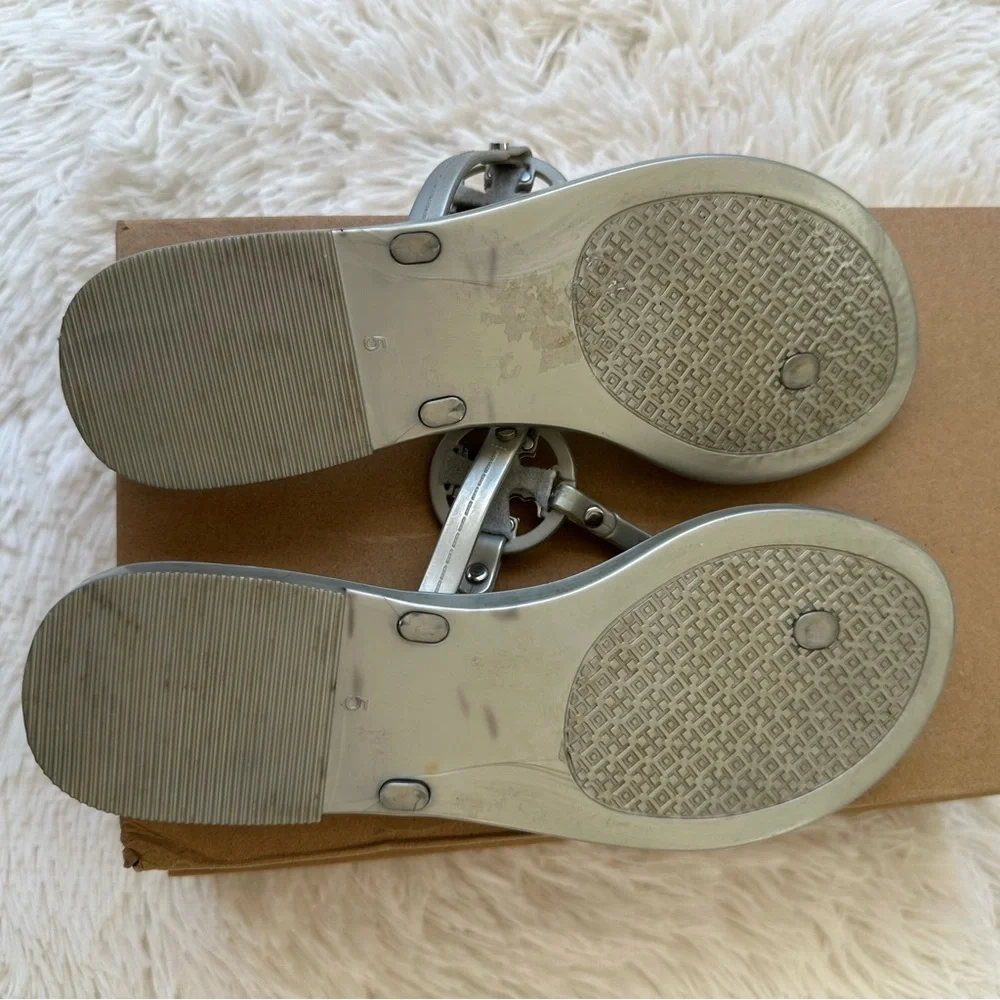 Tory Burch Mini Miller Women’s Metallic Silver Jelly Thong Sandals Size: 5